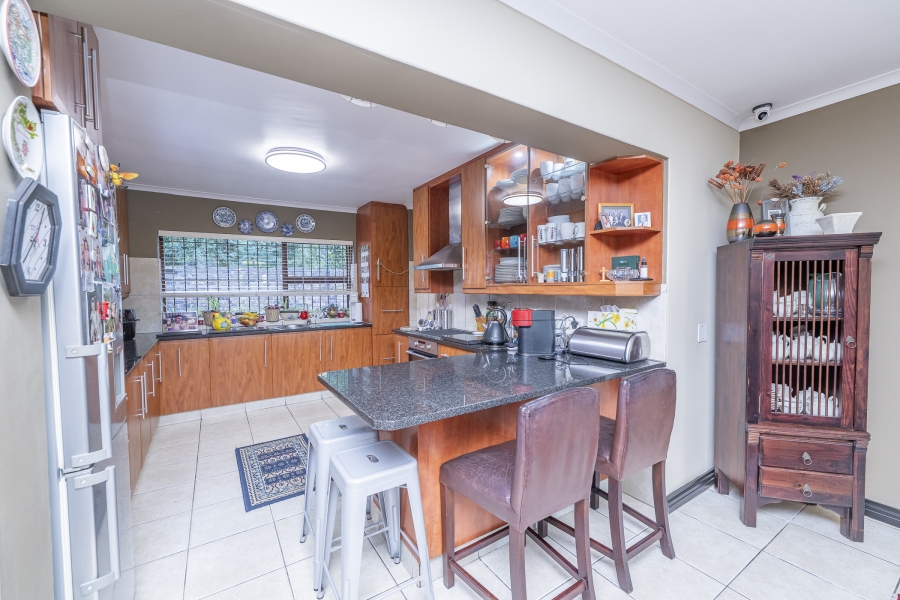 7 Bedroom Property for Sale in Eversdal Western Cape